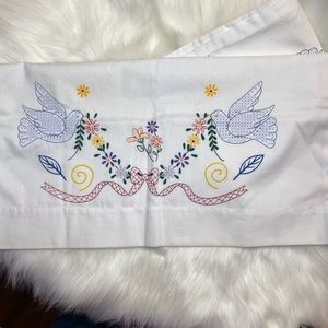 Embroidery pillowcase pair